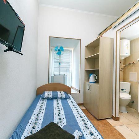 Small Room Near Independence Square Kiev Exteriör bild