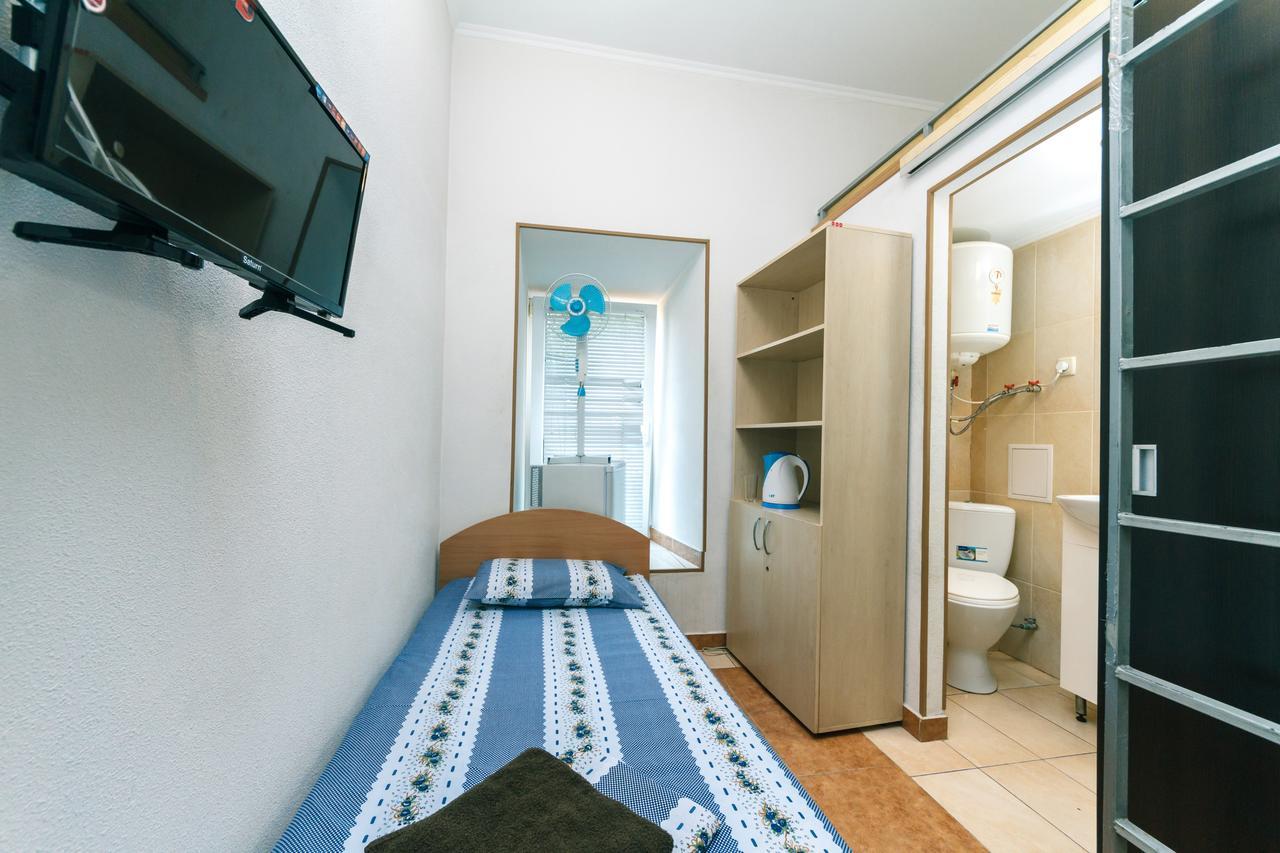 Small Room Near Independence Square Kiev Exteriör bild