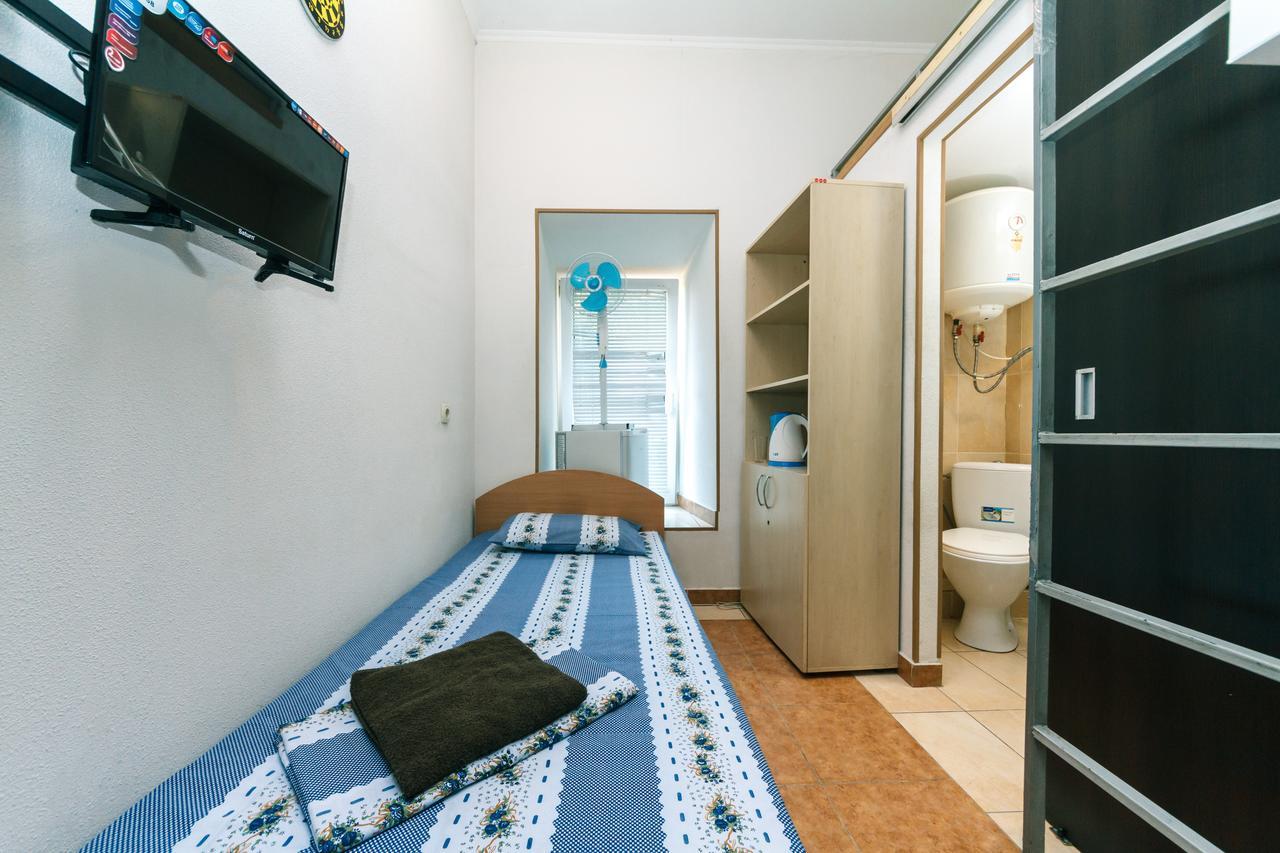 Small Room Near Independence Square Kiev Exteriör bild