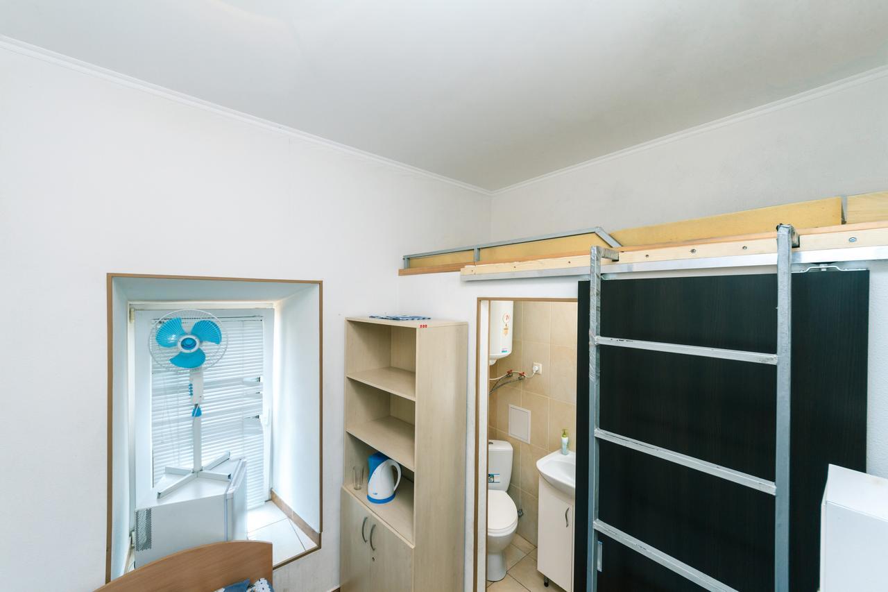 Small Room Near Independence Square Kiev Exteriör bild